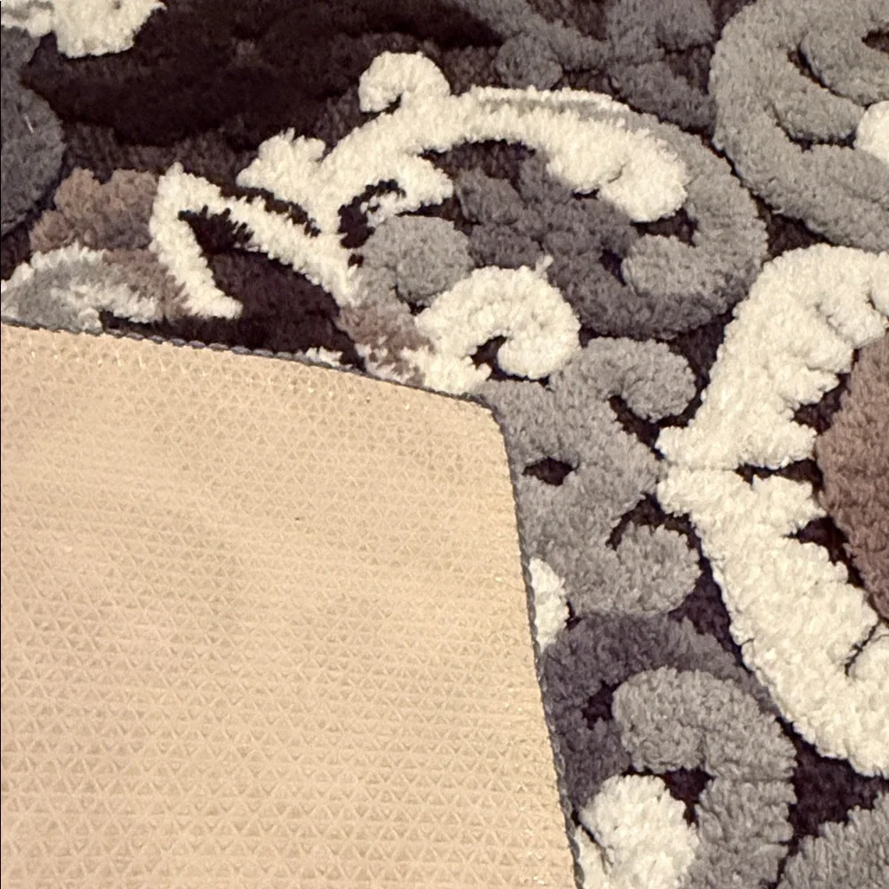 Elegant Brown and Gray Patterned rug - Picture 3 of 4